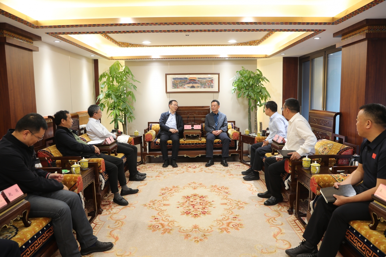 胡俊校长带队到四川康定推进定点帮扶工作