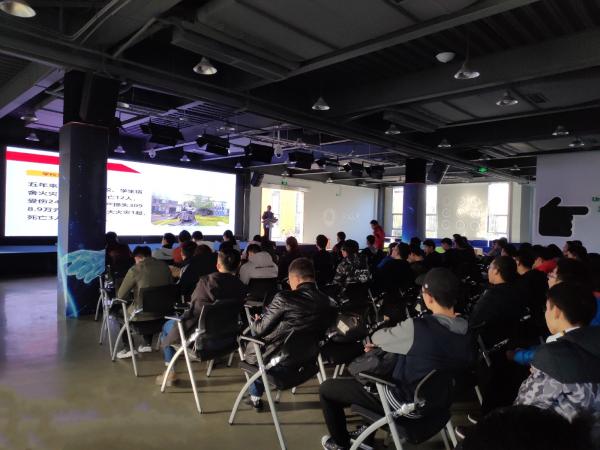 众创空间开展冬季消防安全知识培训及演练