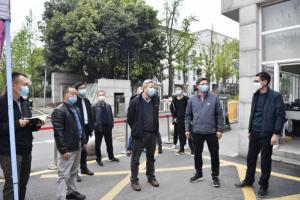 校领导率队开展校园安全检查