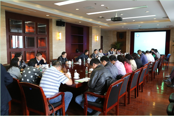 学校研讨60周年校庆校友及资源拓展工作