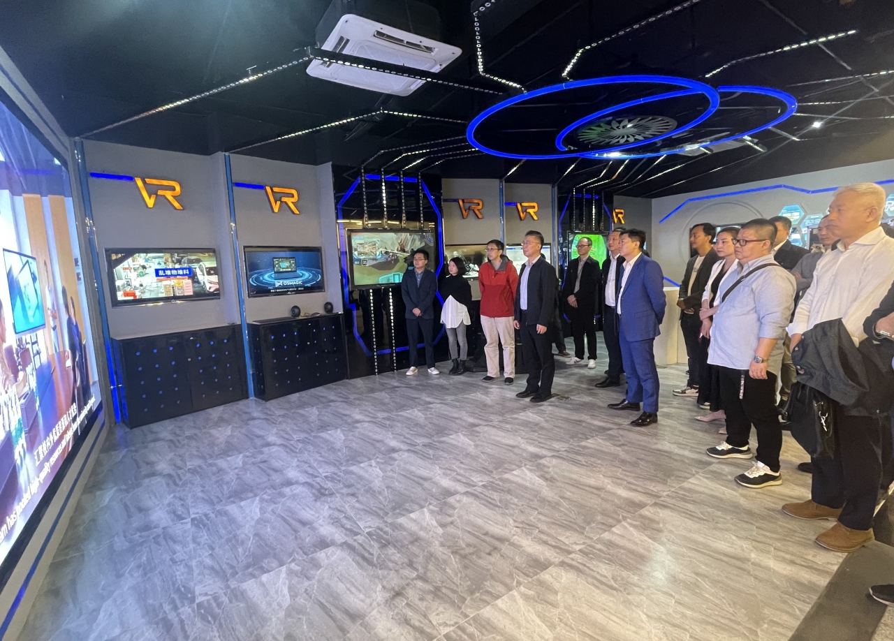 柳州市科技企业来校开展 “科技强柳，问技成电”2023年蓉城行活动