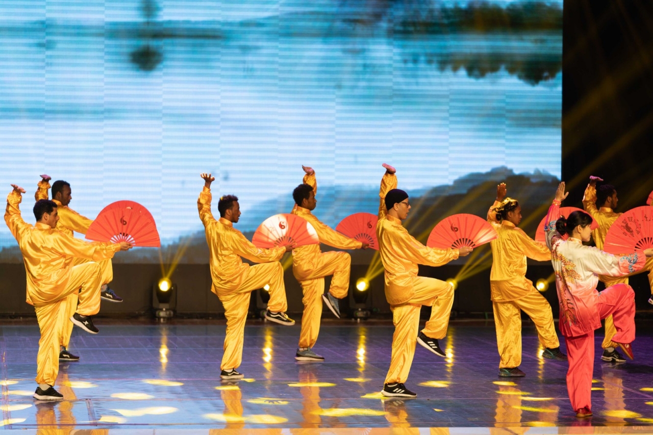 《太极扇》.jpeg fc72f6af49a117ff86bcafb022701924.jpeg