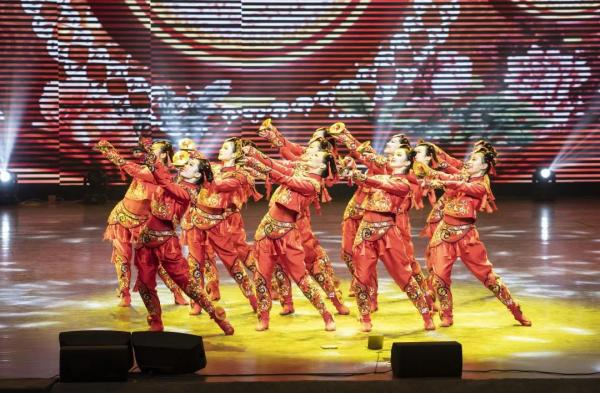 我校艺术团在四川省大学生艺术专场展演中获三项一等奖