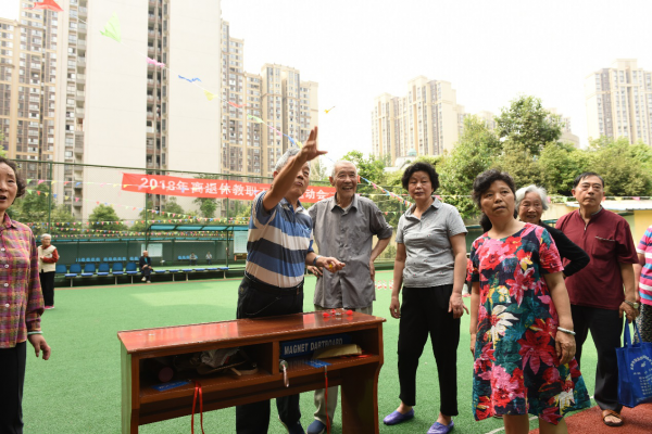 “80后”“90后”不甘人后  “趣运会”老同志别样庆五四