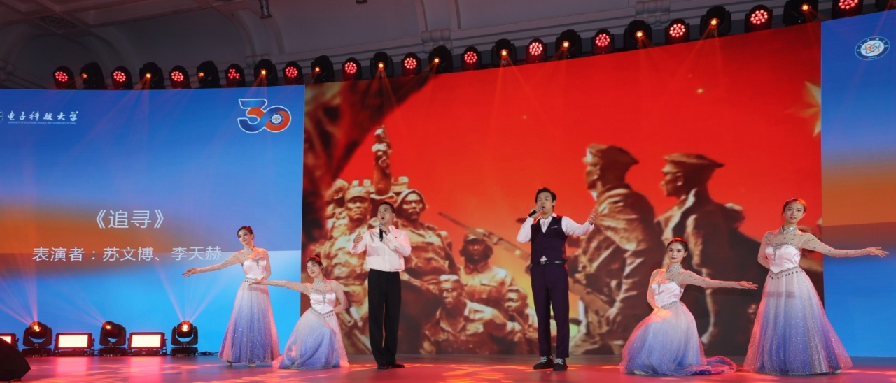 2.jpg ff4bee8e27a49bd605b389e329e113a9.jpg