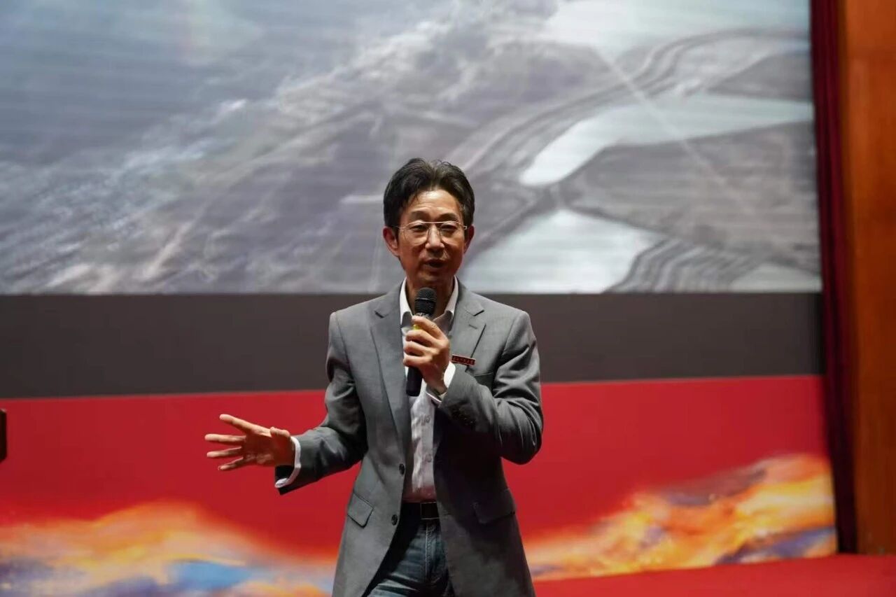 美国国家工程院院士、宁波东方理工大学讲席教授周明做客成电讲坛