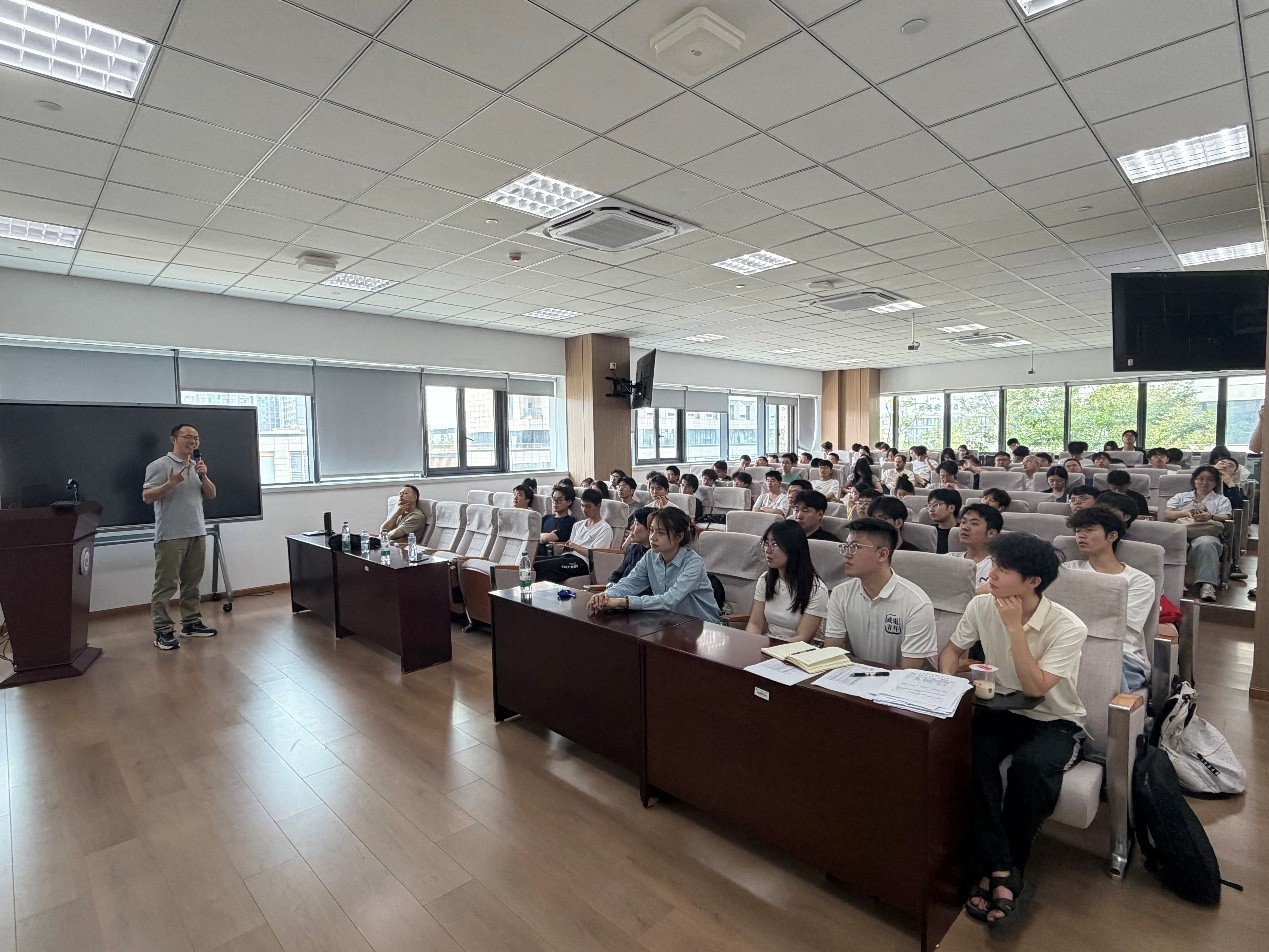 北京大学袁新意教授做客“学者论坛” 解读丢番图方程的现代发展
