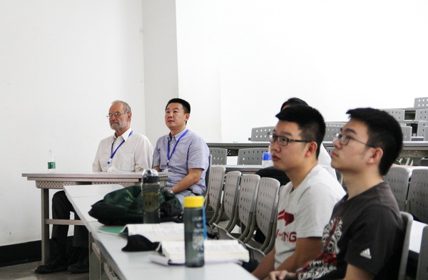 012John Chapman课_缩小大小.jpg 069e2377c0b2f0549fe3f846fde87232.jpg