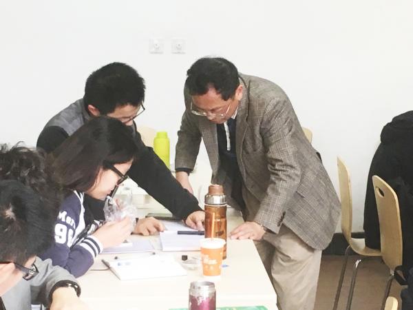 吕幼新老师正在上《信号与系统》课程 (12).JPG