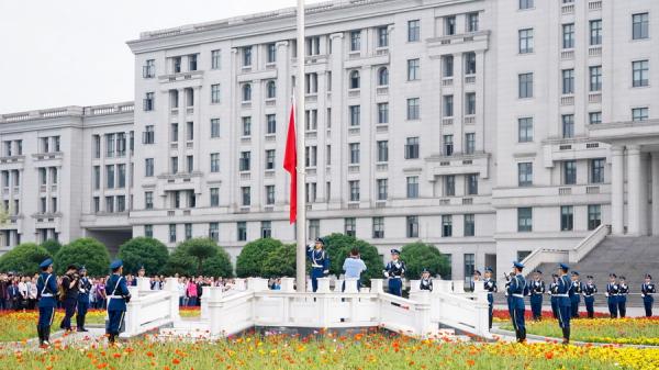 升旗005.jpg 10b801e7dd35d19c6263f8609f5d9c9e.jpg