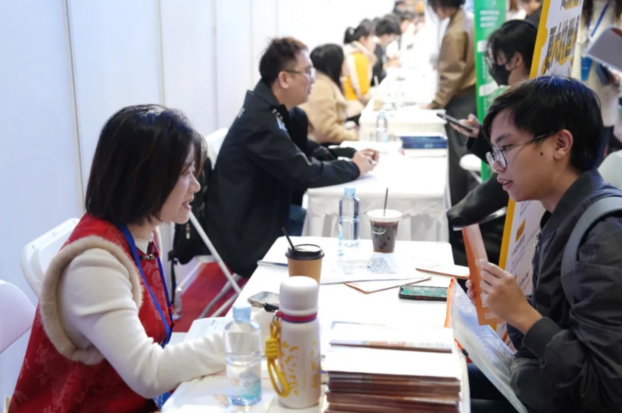 1803a07cd2817e3c39a9ed42f2ee53a1_7d4b6.j