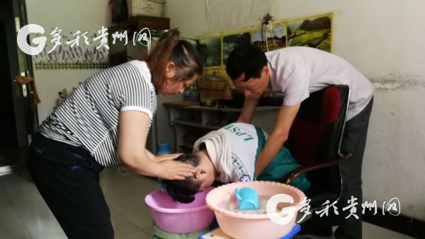 (社会)640分的“轮椅”考生袁好男被电子科技大学录取了 (社会)640分的“轮椅”考生袁好男被电子科技大学录取了