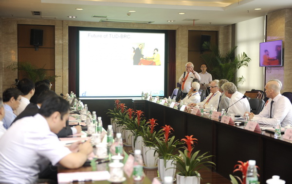 2.jpg 1404781699718872.jpg