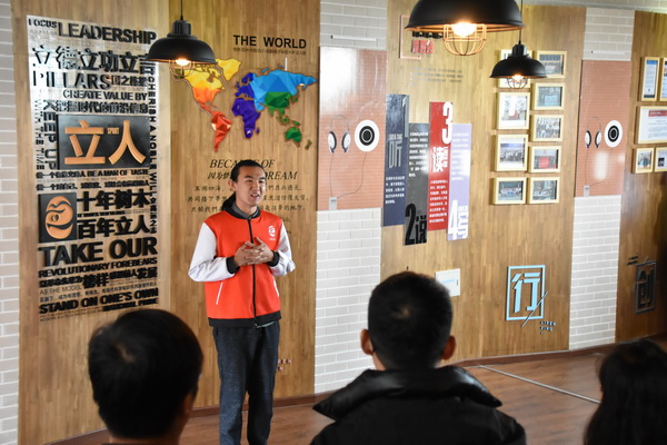 liren04.jpg 31ff4e13fea7a48daebae89d1d2e1aeb.jpg