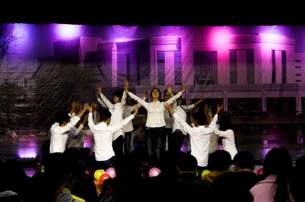 手语春暖花开.jpg 339bcec0544f4437405912db29c57524.jpg