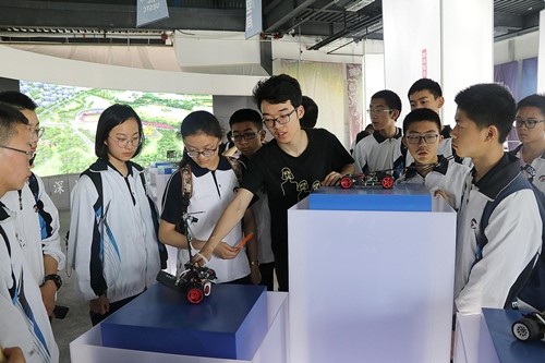 棠湖外国语-科普基地2.jpg 棠湖外国语-科普基地2.jpg