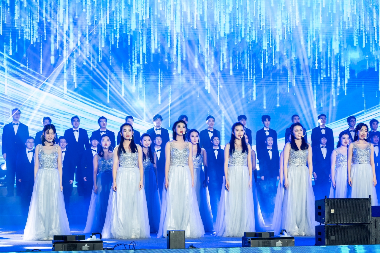 2 合唱《世界赠予我的》-2.jpg