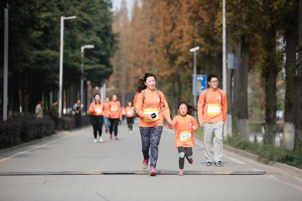 马拉松0005.jpg 42191369ed4e32aa0841d5d14bb059c8.jpg