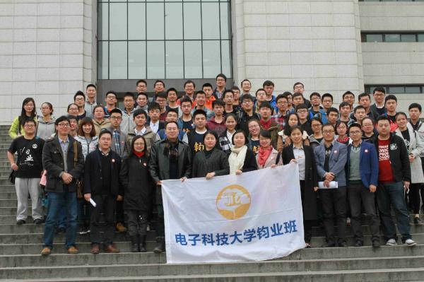 11-----------------图书馆 合照_副本.jpg 11-----------------图书馆 合照_副本.jpg