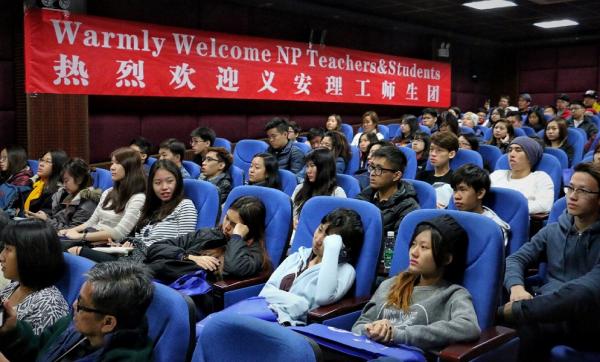 开幕式现场.jpg 开幕式现场.jpg