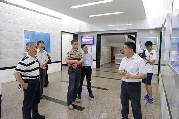 sizhang.jpg 5500f0dd300481bae003178e1655f951.jpg