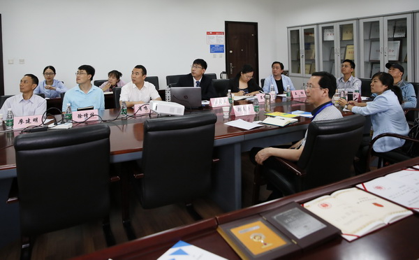 013郑庆华_缩小大小.jpg 013郑庆华_缩小大小.jpg