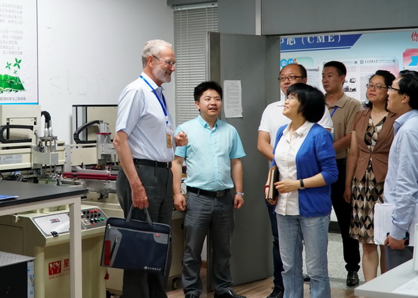 012john_缩小大小.jpg 6489a93778b052b3e8a63dfe8dbaa71c.jpg