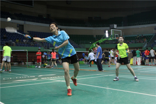 羽毛球4.jpg 6d5e467e4ad0ff26bf17de718dfe3569.jpg