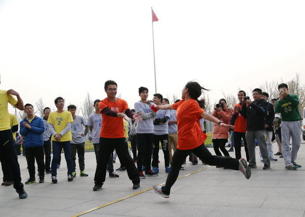 huanxiaopao0004.JPG 9129bd5a4b82552a504acd76170796b7.jpg