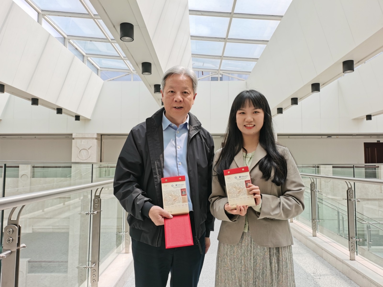 6学校党委书记 王亚非书记.jpg 91b76617ebf4a32ed1eaedbf4242337b_25d9d.j