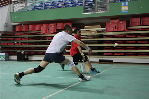 羽毛球6.jpg 995f5a908c44096881c02cb25a77b201.jpg