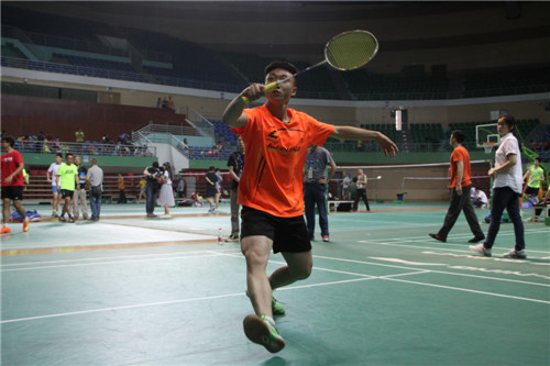 羽毛球2.jpg 9a3b0f229eeaa22edea18bead89d673e.jpg