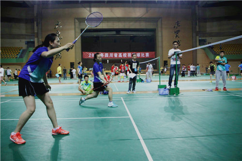 羽毛球3.jpg 9f7e7279294726a0ba9cba1b8e550c77.jpg