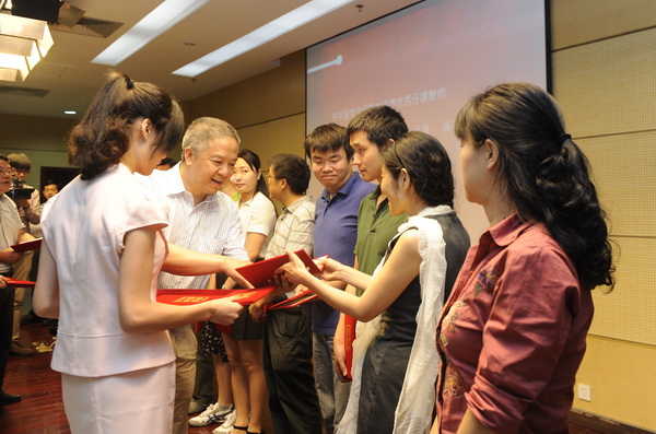 liuxuesheng2.jpg 1403164348740062.jpg