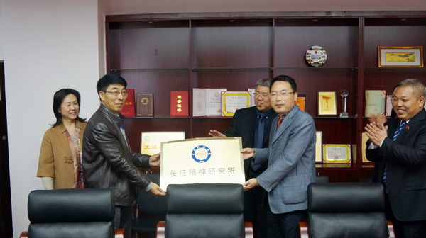 ma00003.JPG aee063aba8328edb759179e7939af56f.jpg