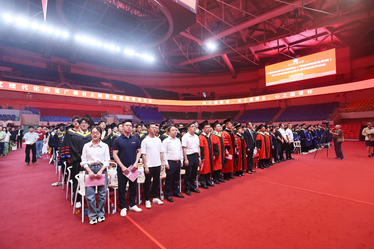 b5ebb71a20fd4df6bd67e75bce7acc43_30283.p