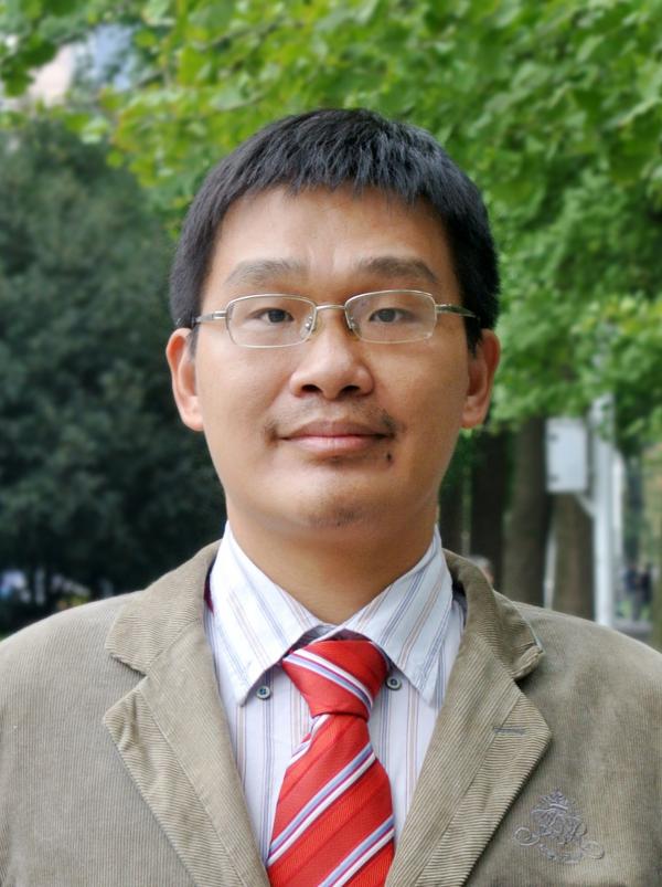53-吕海峰，教授，凝聚态物理.jpg