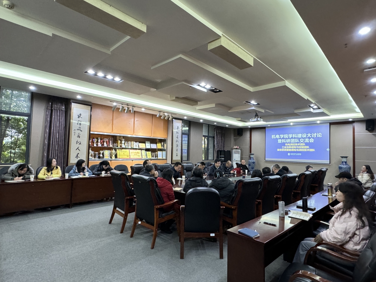 机电测控团队.jpg 机电测控团队.jpg