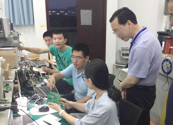 013郑庆华_缩小大小.jpg c97336cd518a436629a94fce705eb24b.jpg