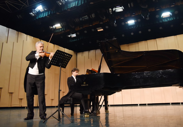 yinyuehui0001.JPG 1414549384337995.jpg